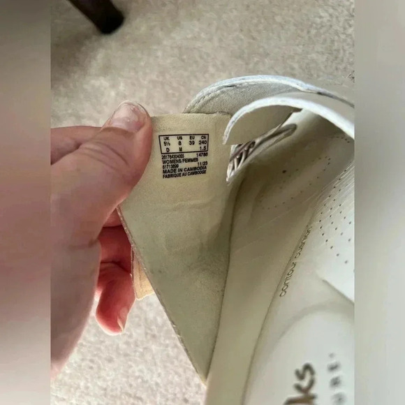 CLARKS TORHILL SLIDE  SANDAL CREAM SIZE 8 - Picture 11 of 15